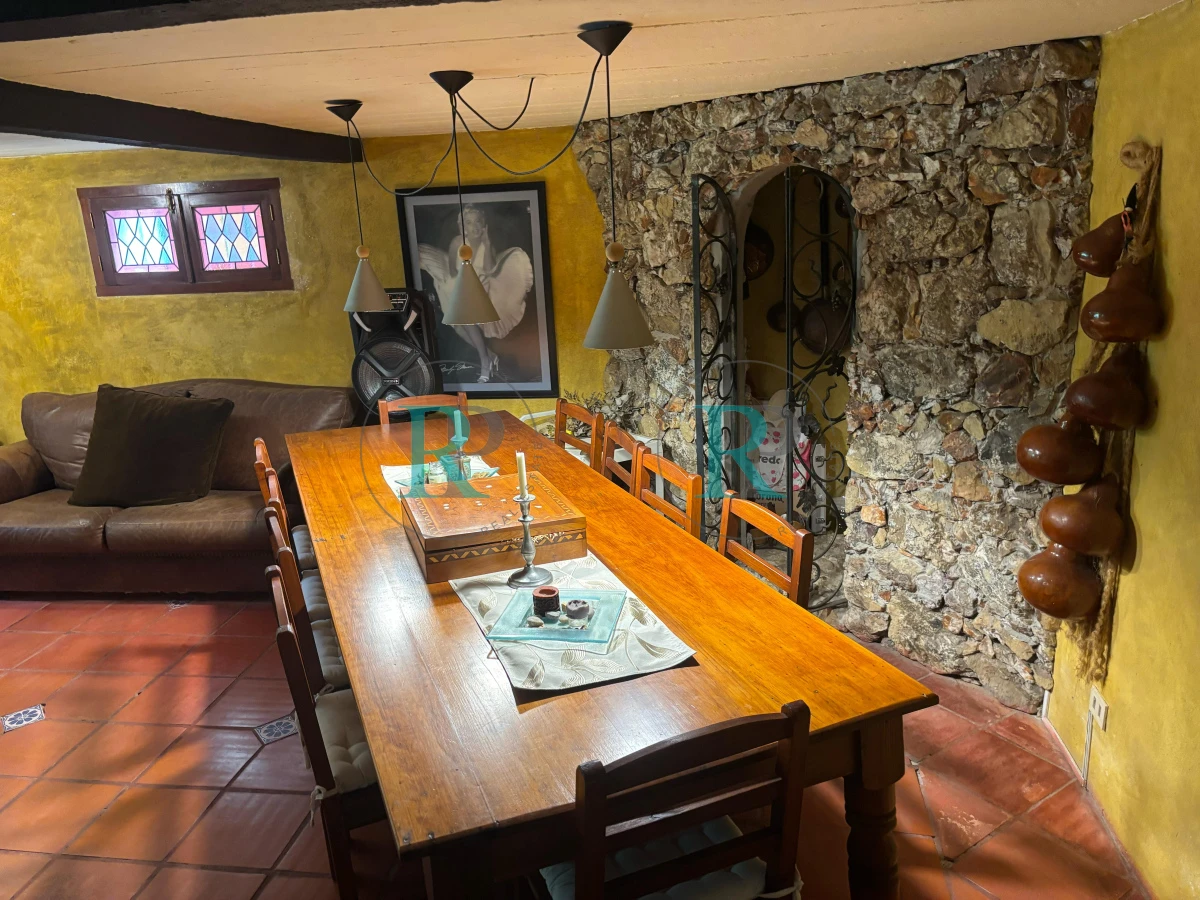 Casa ID.2361 - EXCEPCIONAL CASA EN VENTA DE 4 DORMITORIOS PINARES 
