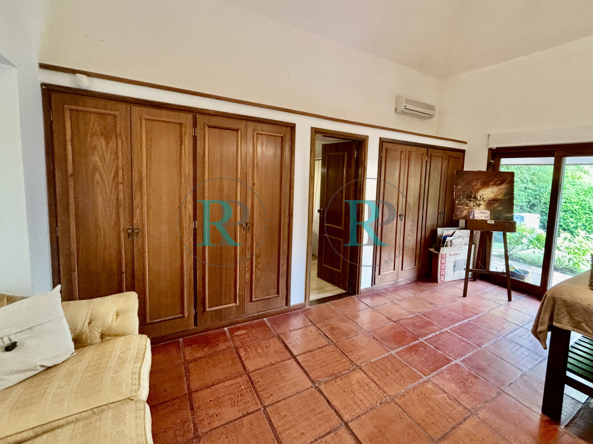 Casa ID.2227 - ESPECTACULAR CASA DE 4 DORMITORIOS EN VENTA
