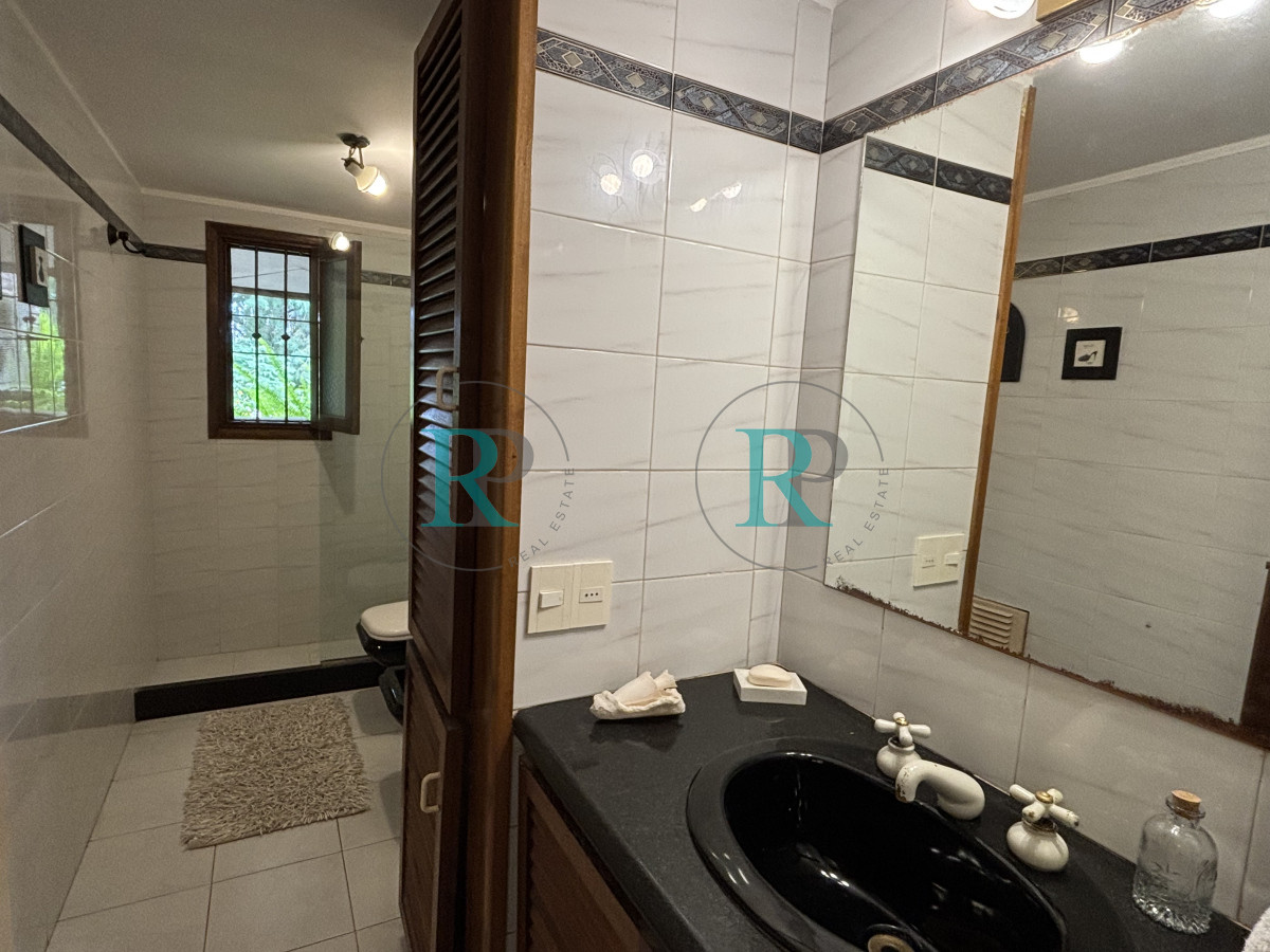 Casa ID.2227 - ESPECTACULAR CASA DE 4 DORMITORIOS EN VENTA