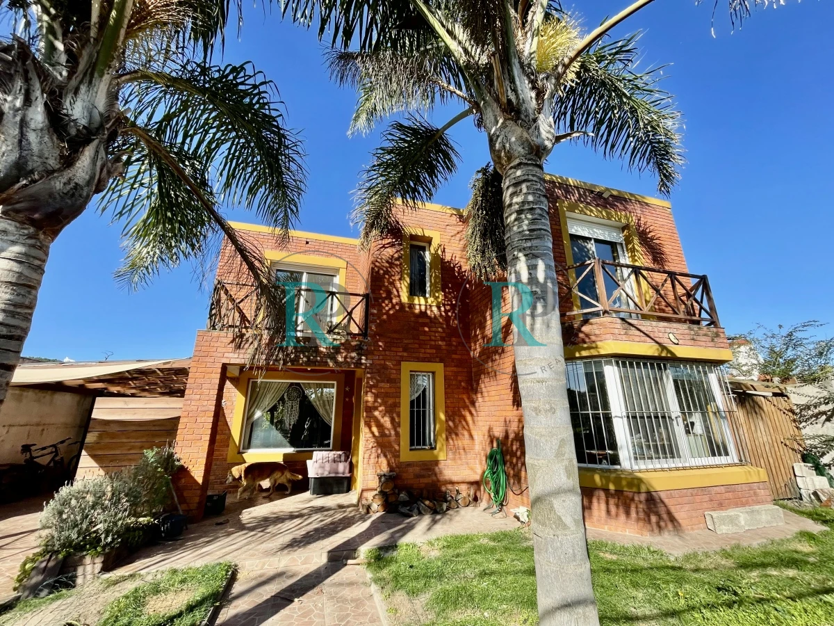 Casa ID.1026 -  DIVINA CASA DE 4 DORMITORIOS
