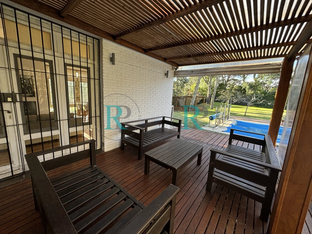 Casa ID.2014 - EXCEPCIONAL CASA EN VENTA DE 4 DORMITORIOS