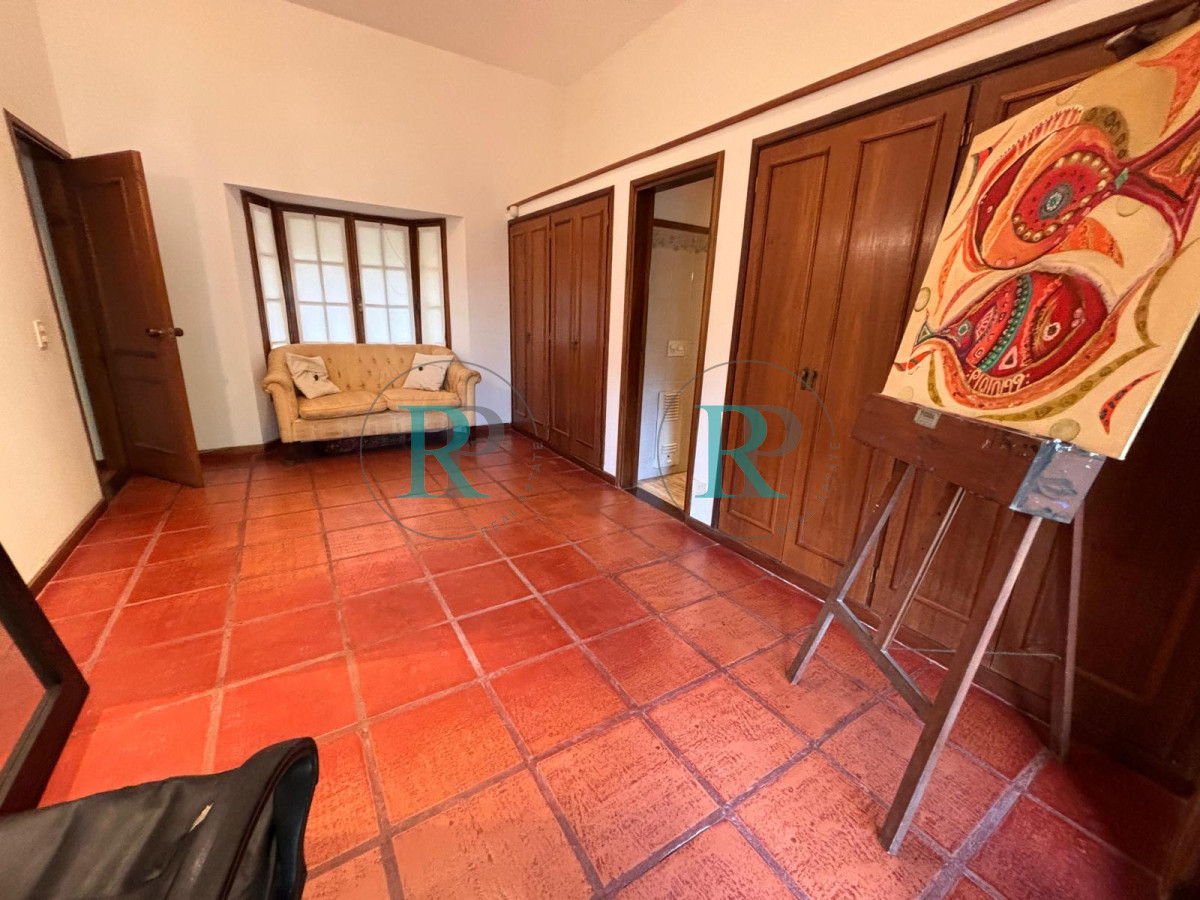 Casa ID.2227 - ESPECTACULAR CASA DE 4 DORMITORIOS EN VENTA