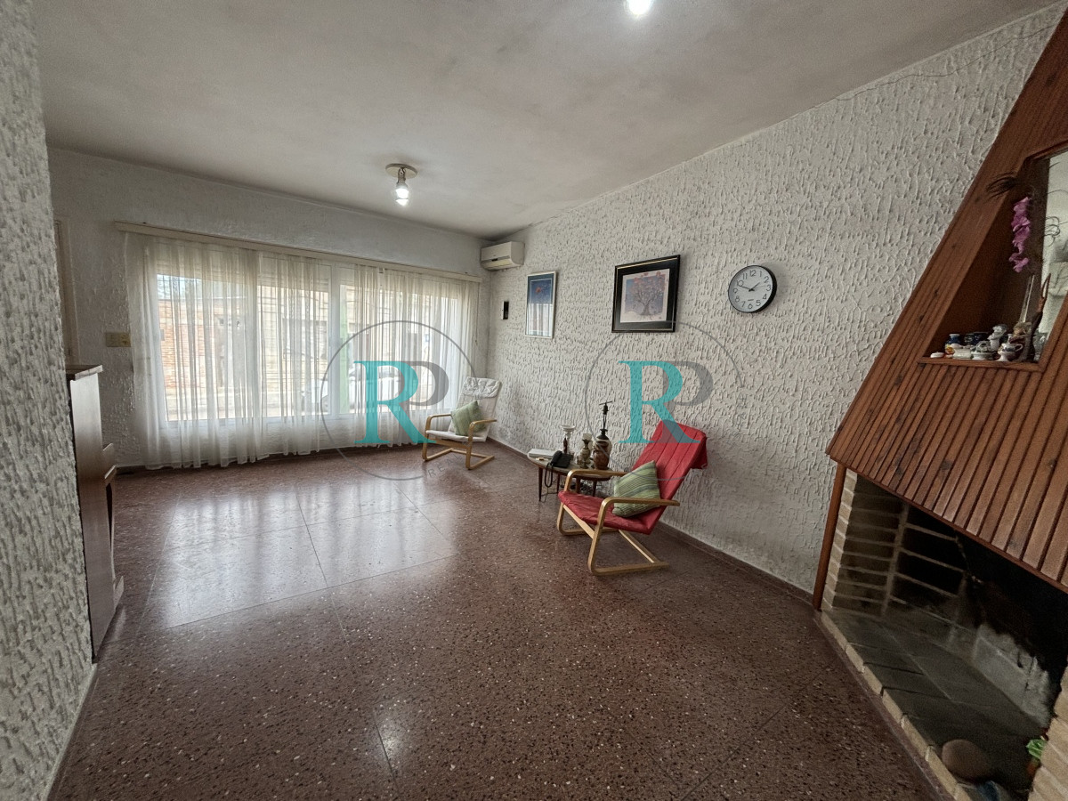 Casa ID.2069 - casa en venta en San Carlos 3 dormitorios.