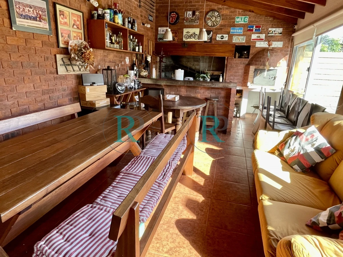 Casa ID.1026 -  DIVINA CASA DE 4 DORMITORIOS