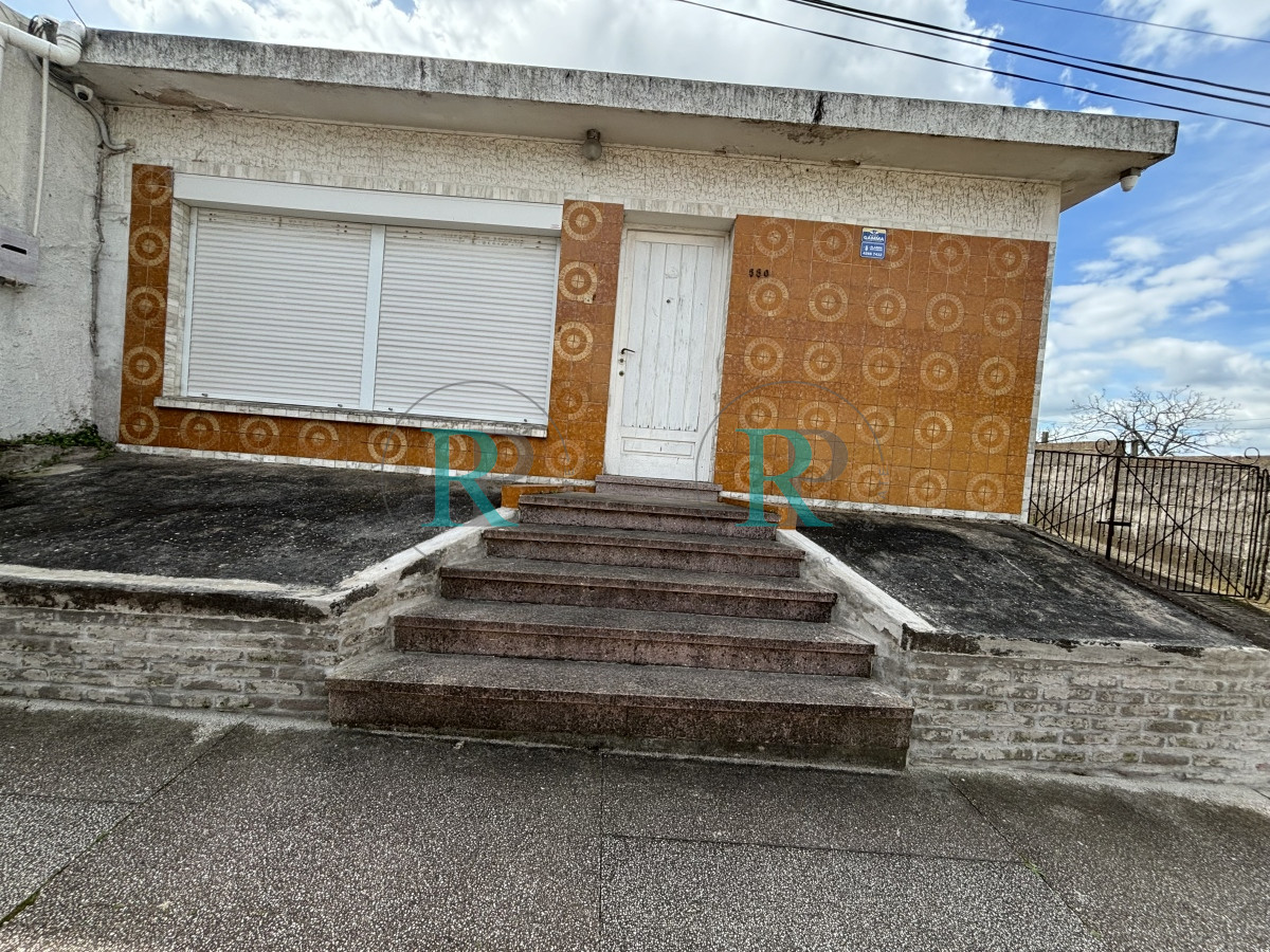 Casa ID.2069 - casa en venta en San Carlos 3 dormitorios.