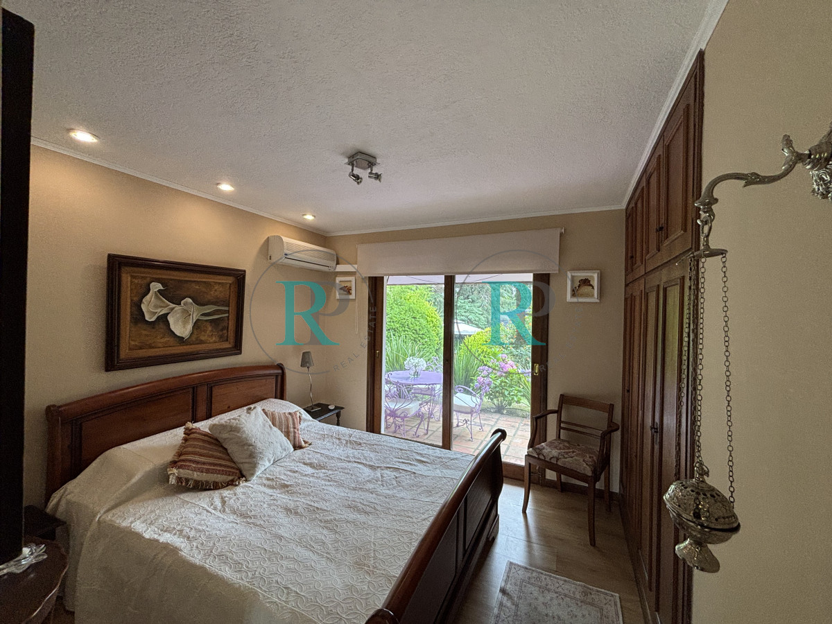 Casa ID.2227 - ESPECTACULAR CASA DE 4 DORMITORIOS EN VENTA