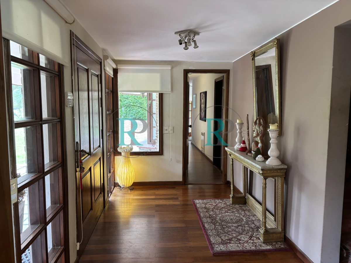 Casa ID.2227 - ESPECTACULAR CASA DE 4 DORMITORIOS EN VENTA