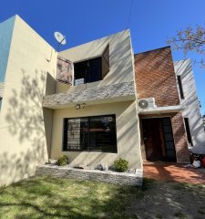 casa concepto minimalista de 2 dormitorios en Pinares