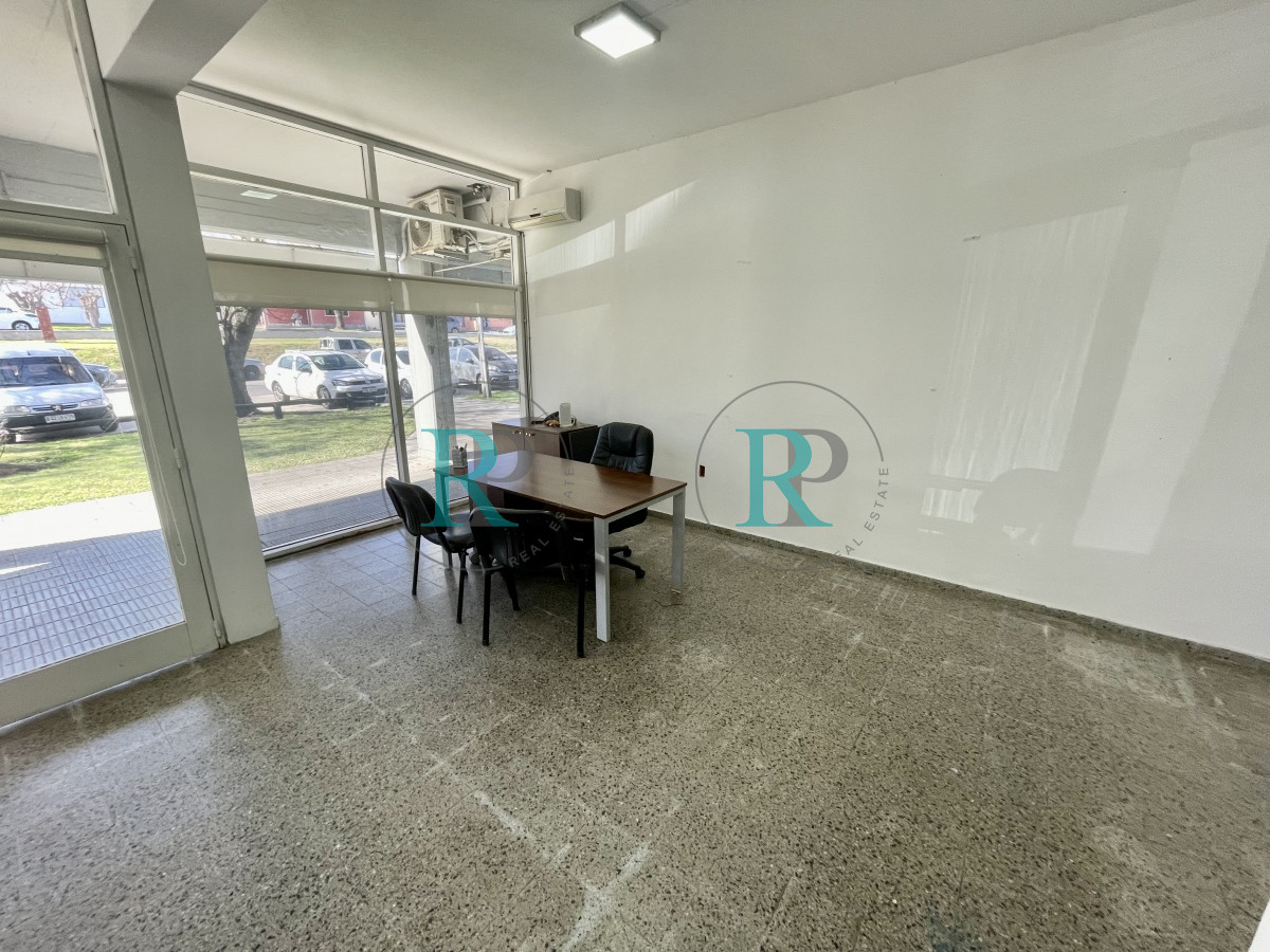 Local Comercial ID.1161 - OPORTUNIDAD LOCAL COMERCIAL EN EXCELENTE ESTADO
