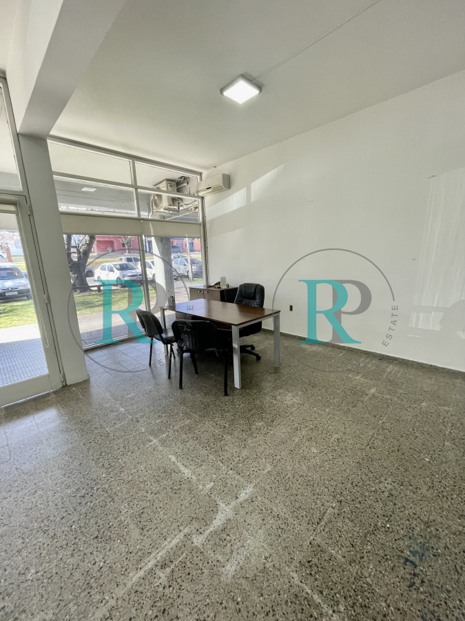 Local Comercial ID.1161 - OPORTUNIDAD LOCAL COMERCIAL EN EXCELENTE ESTADO