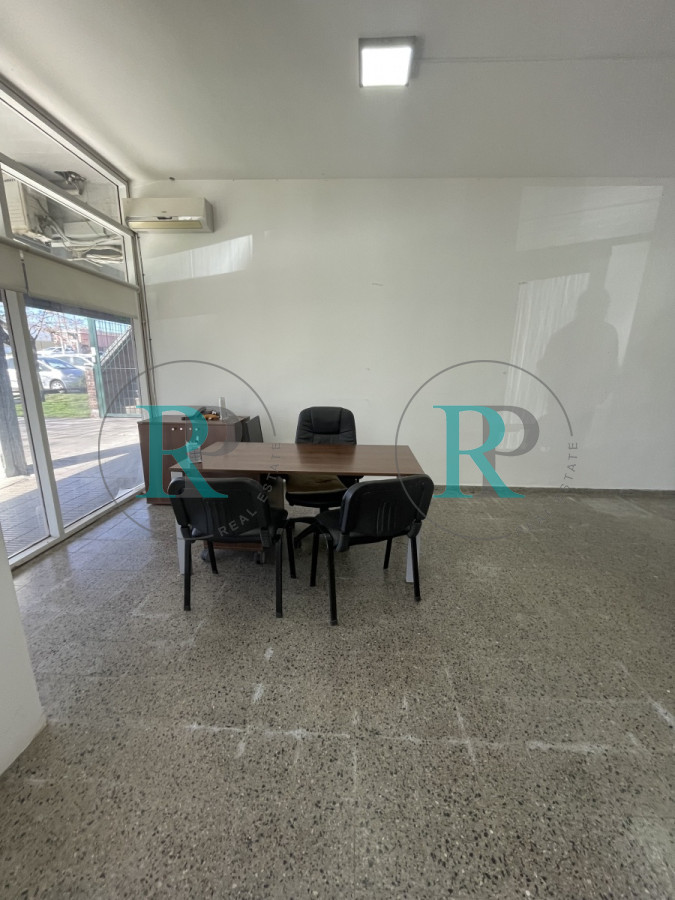 Local Comercial ID.1161 - OPORTUNIDAD LOCAL COMERCIAL EN EXCELENTE ESTADO
