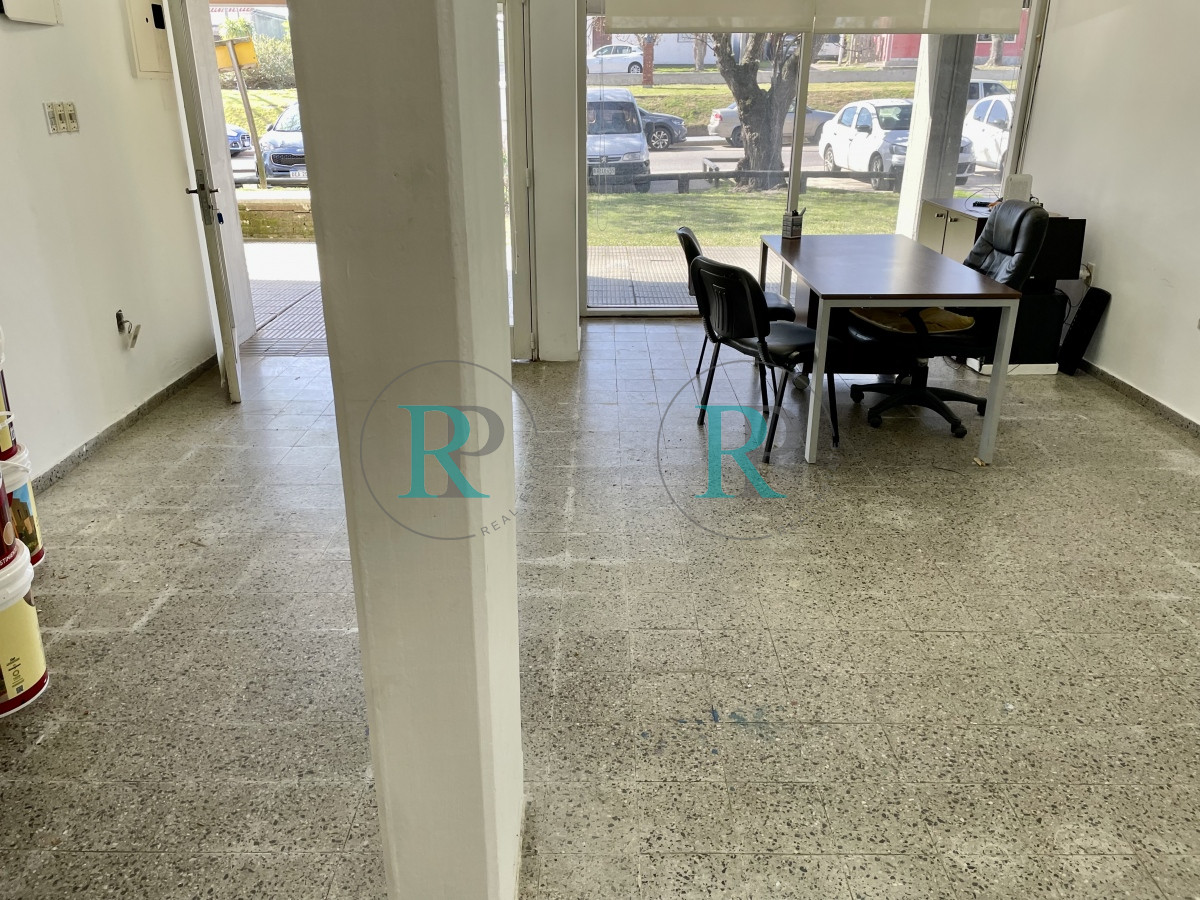 Local Comercial ID.1161 - OPORTUNIDAD LOCAL COMERCIAL EN EXCELENTE ESTADO