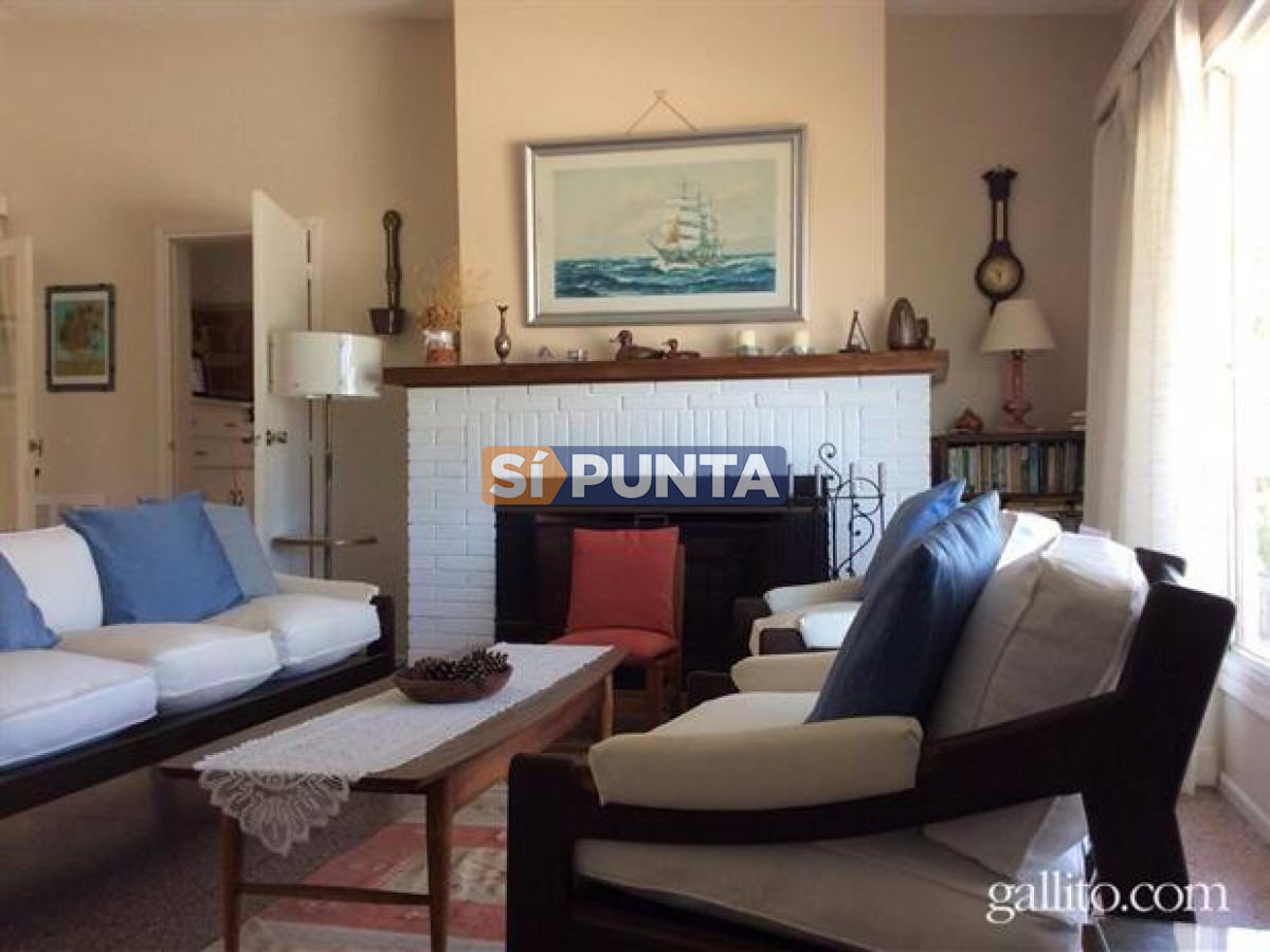 Chalet en ALQUILER DE TEMPORADA en barrio Pinares - Ref. 4392 - SPT9775C