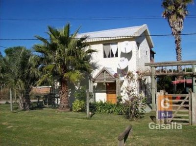 Casa en venta en El Chorro a 200 mts del mar