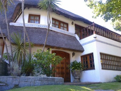 Casa En Venta - Zona Playa Mansa Ref. 6011