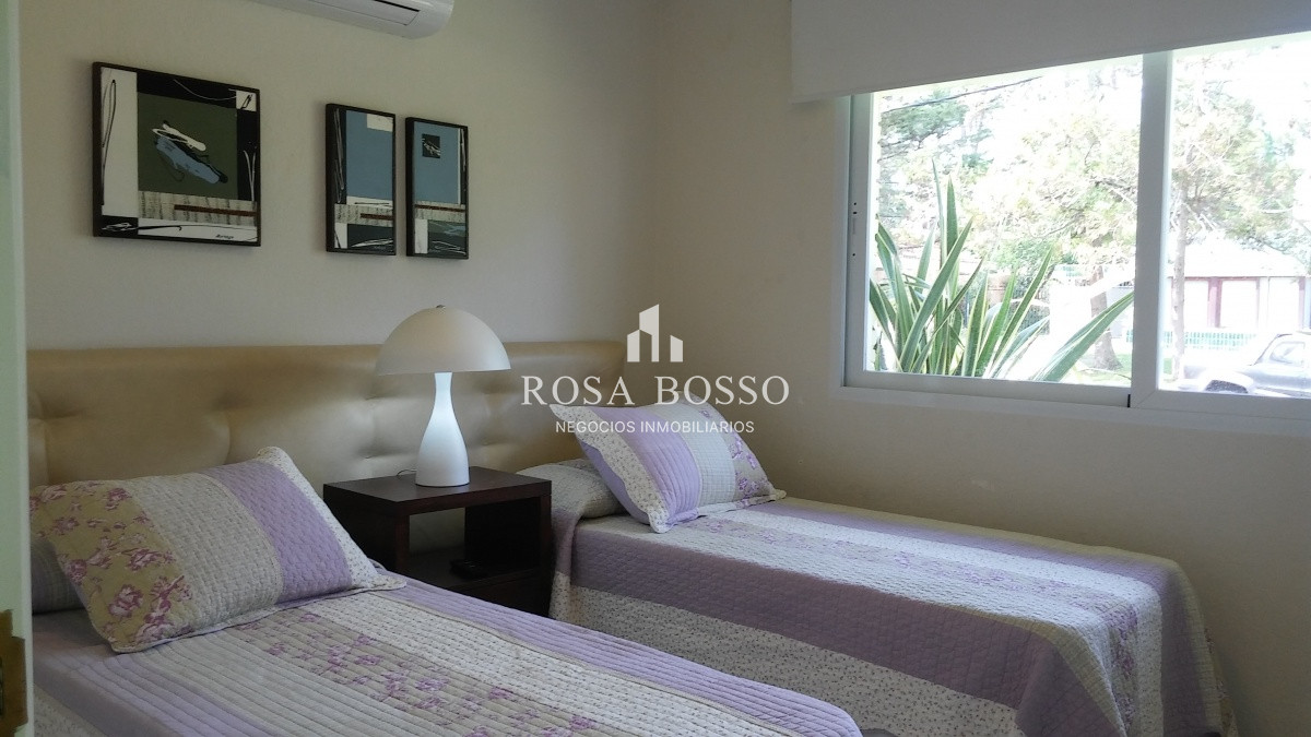 Apartamento ID.9119 - Casa Venta 4 dormitorios Punta del Este Mansa 