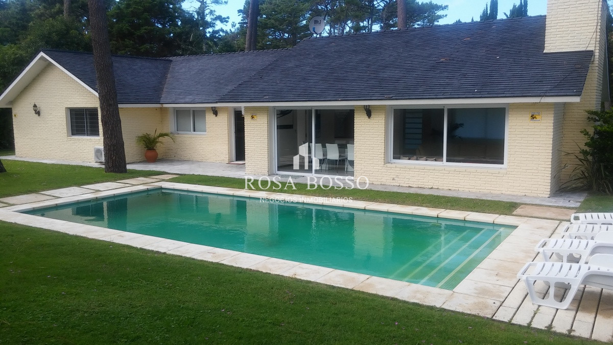 Apartamento ID.9119 - Casa Venta 4 dormitorios Punta del Este Mansa 