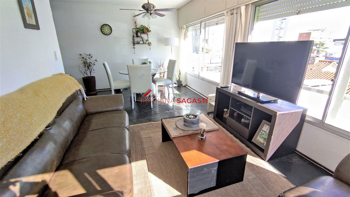 Apartamento ID.3791 - Amplio y luminoso apartamento EN VENTA - Zona Península Ref. 5109