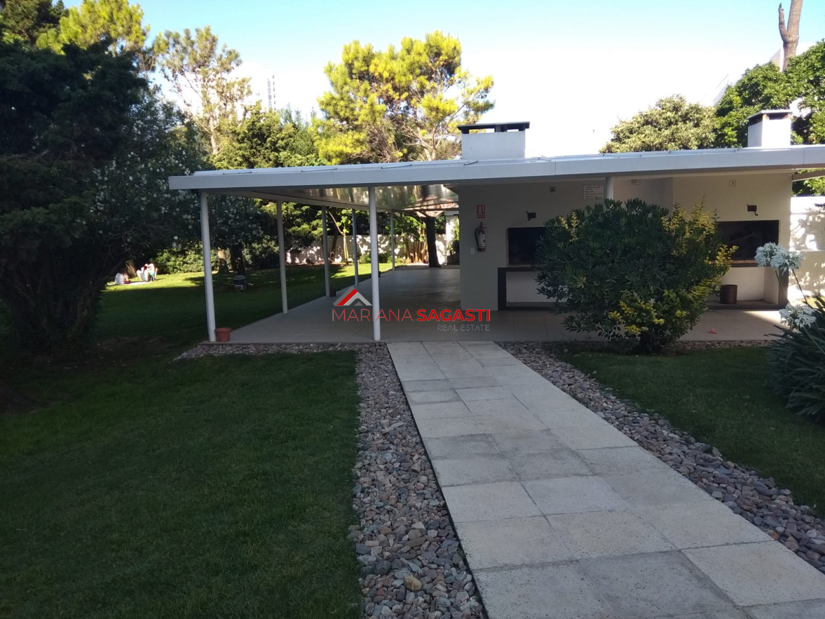 Apartamento ID.3793 - Apartamento en  Zona Aidy Grill Punta del Este Ref. 4787