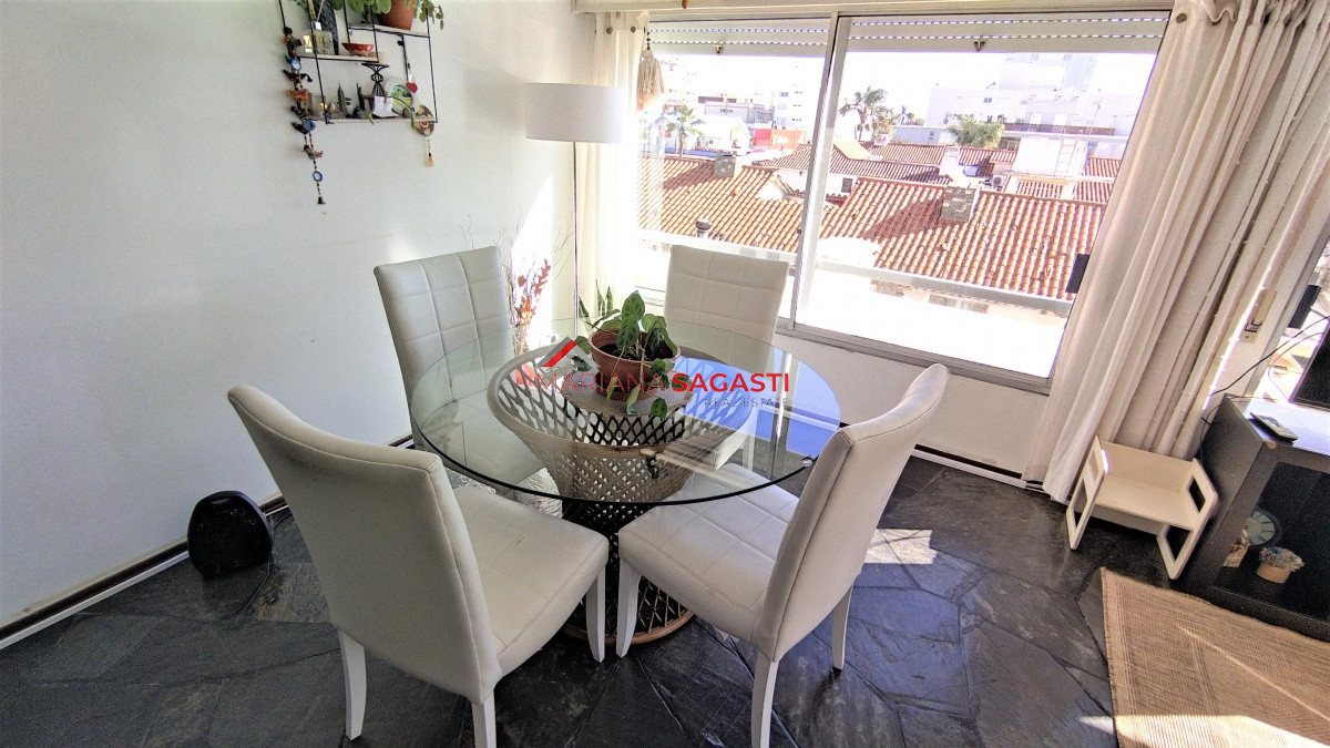 Apartamento ID.3791 - Amplio y luminoso apartamento EN VENTA - Zona Península Ref. 5109