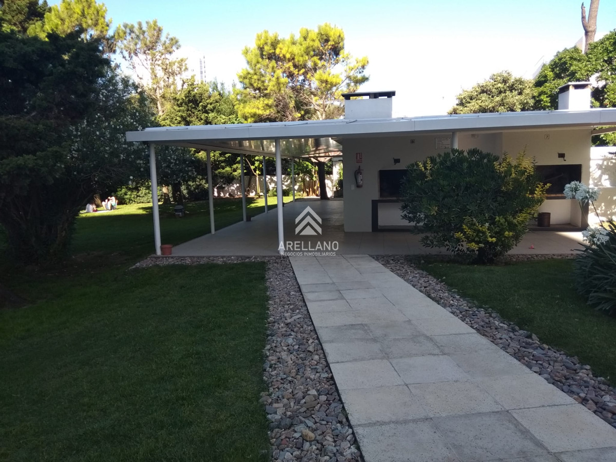 Apartamento ID.1211 - Venta Apartamento 2 dormitorios Zona Aidy Grill Punta del Este