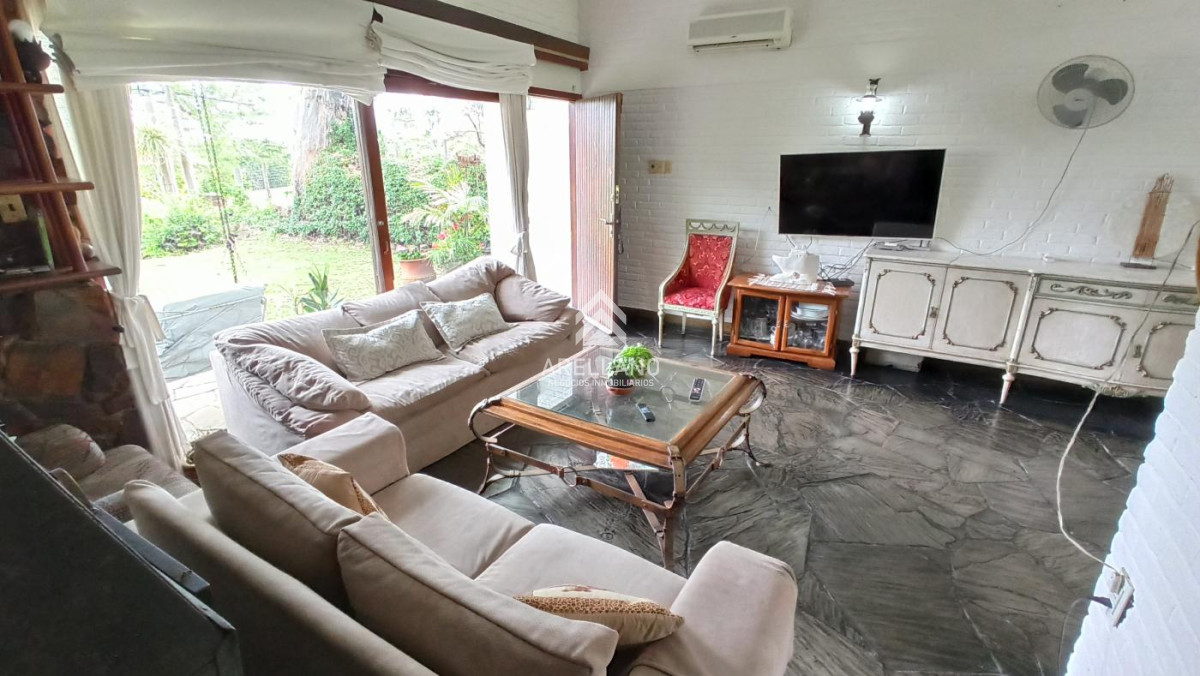 Casa ID.1418 - casa de 4 dormitorios en venta, Pinares, punta del este