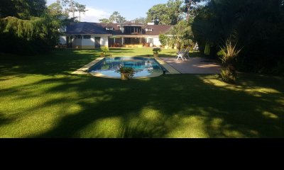 Amplia residencia en Punta del Este en venta y alquiler - Cantegril