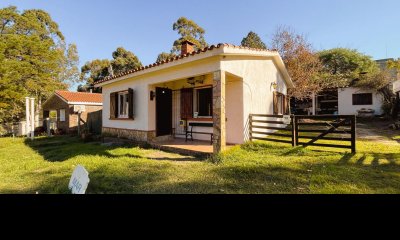 Casa de dos dormitorios en venta en Piriapolis