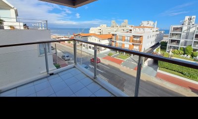 Apartamento en Península cera de Playa el Emir En Venta -  Zona Península Ref. 93
