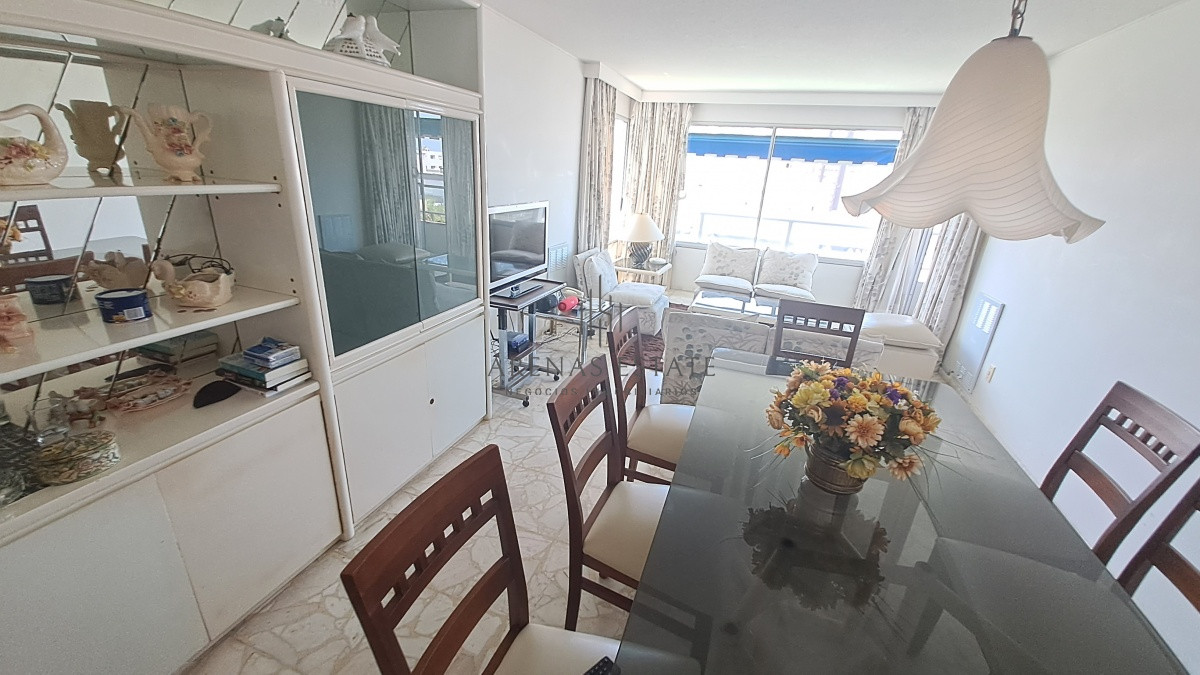 Apartamento ID.3176 - Apartamento en Venta  - Zona Península. Ref. 5781