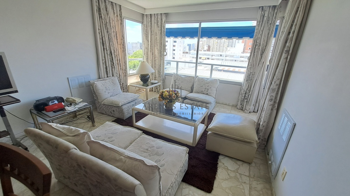 Apartamento ID.3176 - Apartamento en Venta  - Zona Península. Ref. 5781