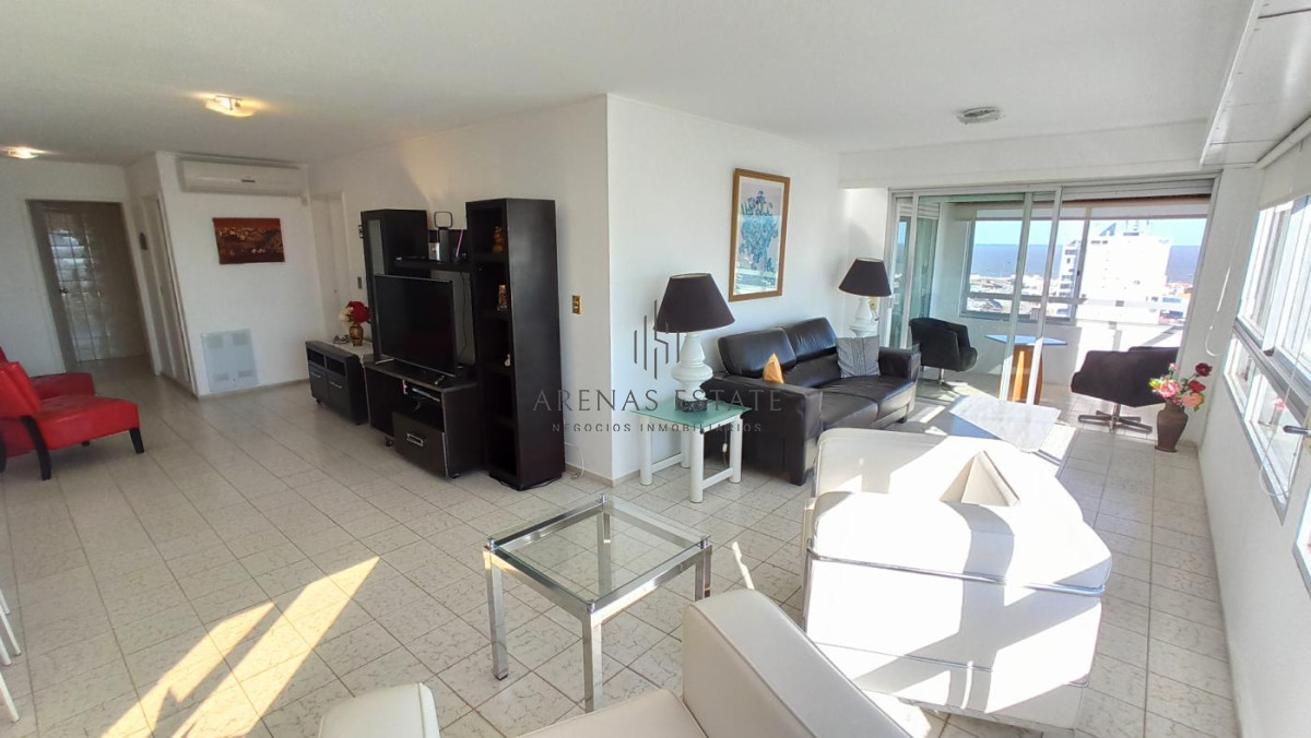Apartamento ID.2335 - Apartamento en Venta - Península!! Ref. 4115