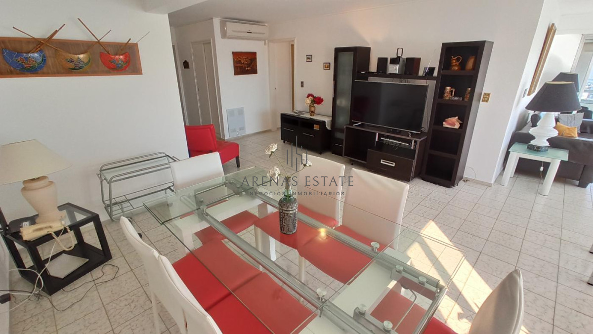 Apartamento ID.2335 - Apartamento en Venta - Península!! Ref. 4115