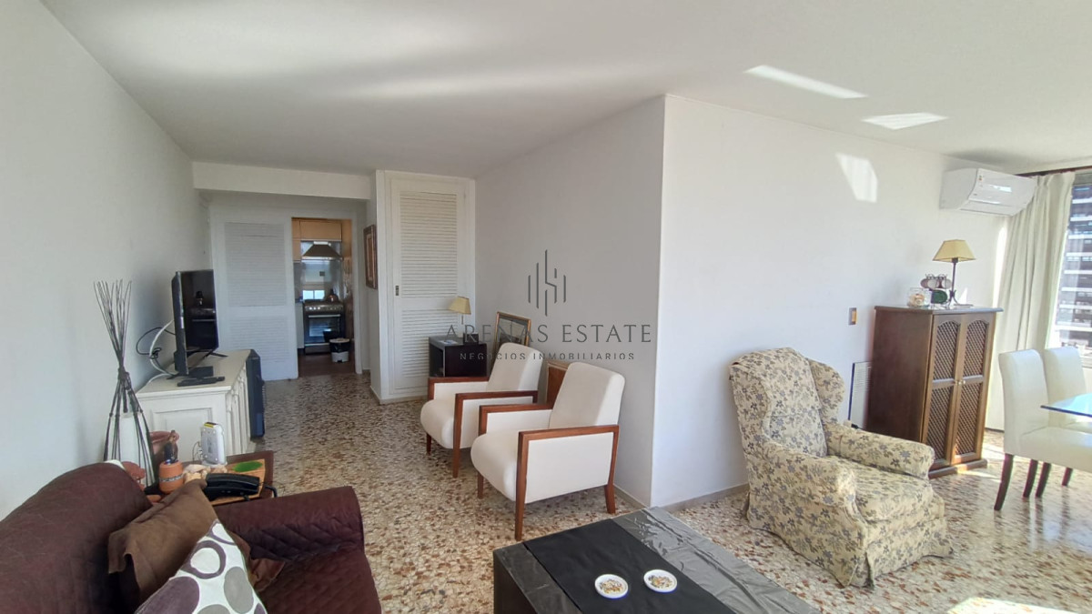 Apartamento ID.3105 - Apartamento en venta en Punta del Este - Península Ref. 5458