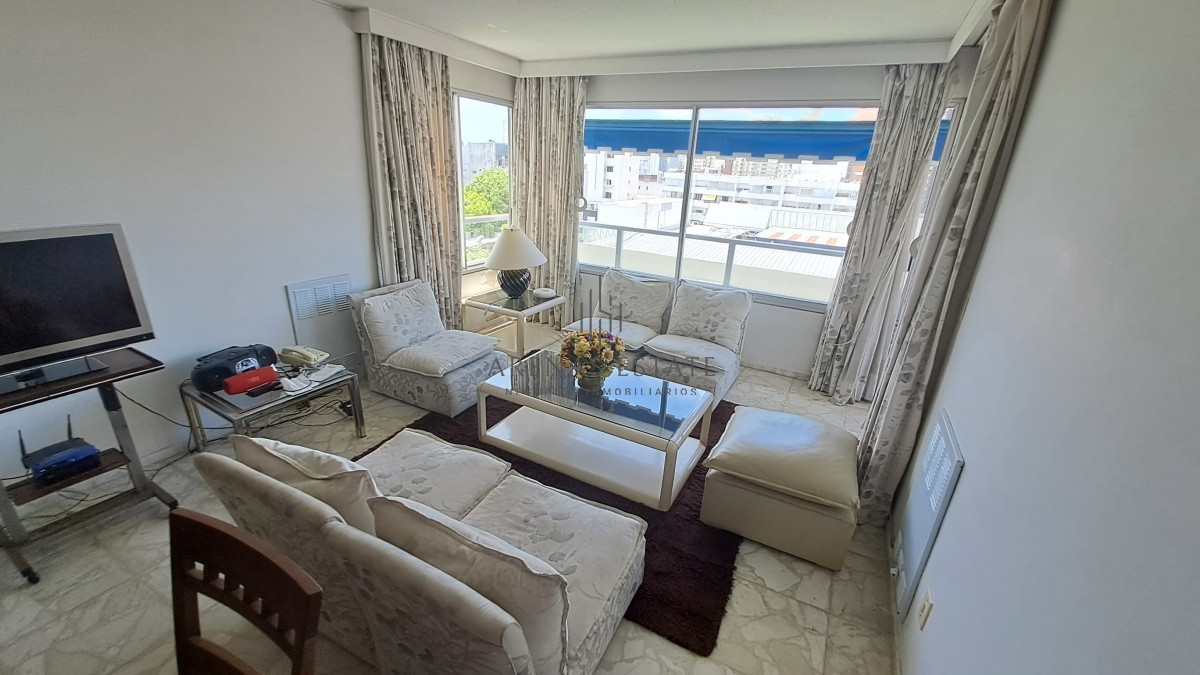 Apartamento ID.3176 - Apartamento en Venta  - Zona Península. Ref. 5781