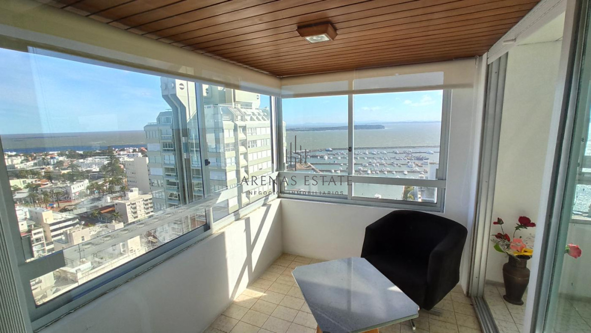 Apartamento ID.2335 - Apartamento en Venta - Península!! Ref. 4115