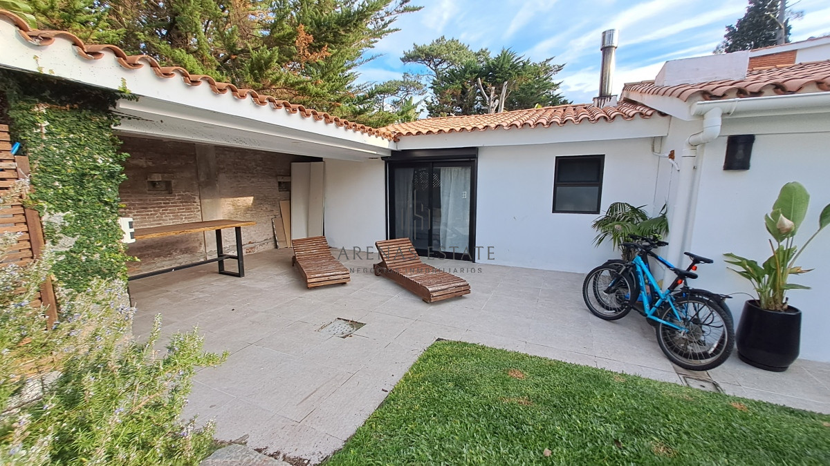 Casa ID.3859 - Casa En Alquiler de Temporada - Zona Mansa Ref. 6016