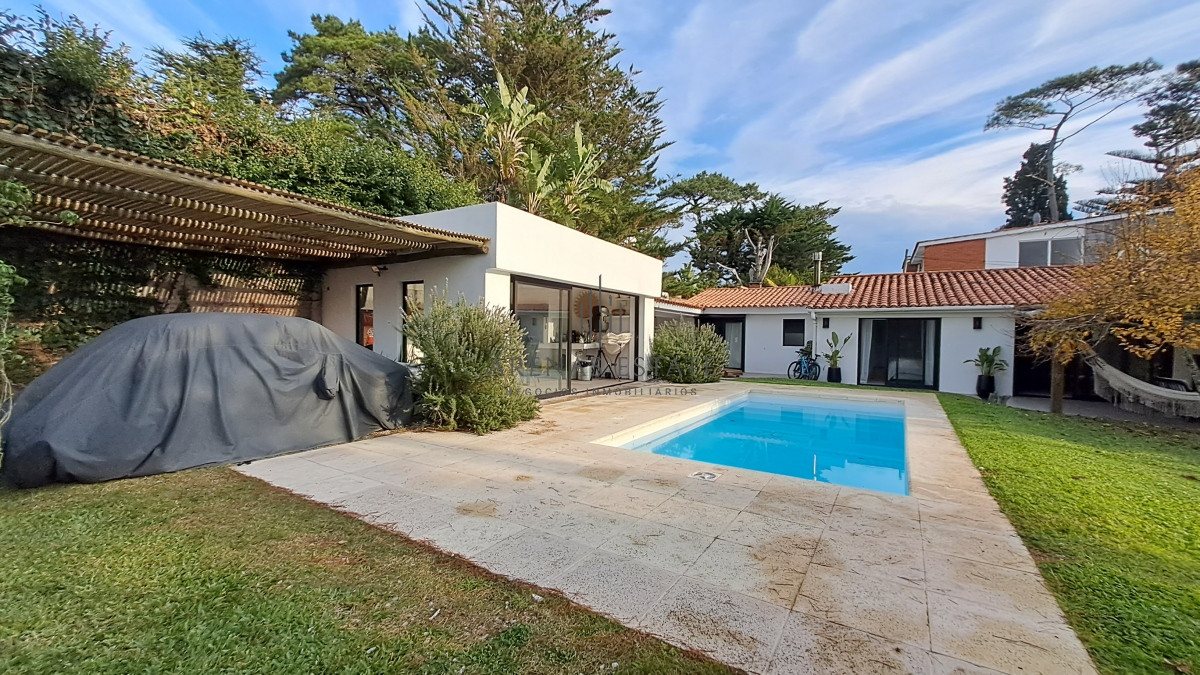 Casa ID.3859 - Casa En Alquiler de Temporada - Zona Mansa Ref. 6016