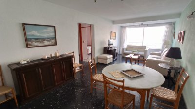 Apartamento de dos dormitorios en Península.