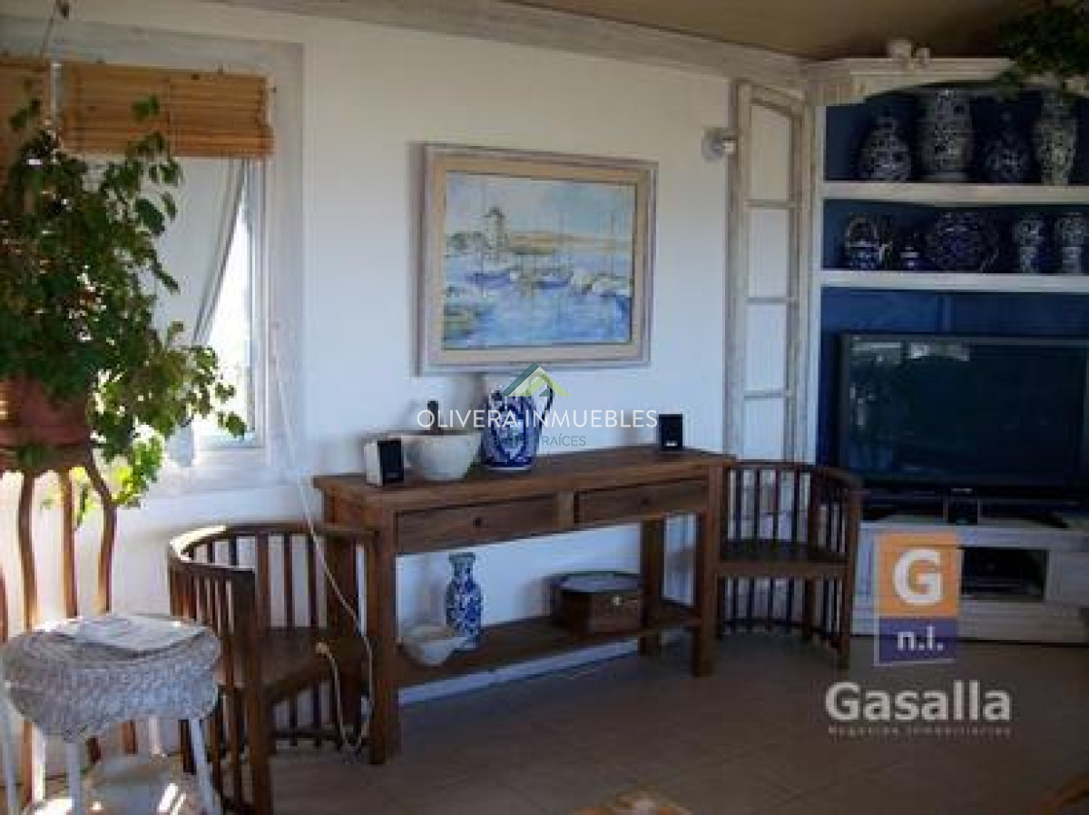 Casa ID.12141 - Casa en venta en El Chorro a 200 mts del mar - Ref. 1594