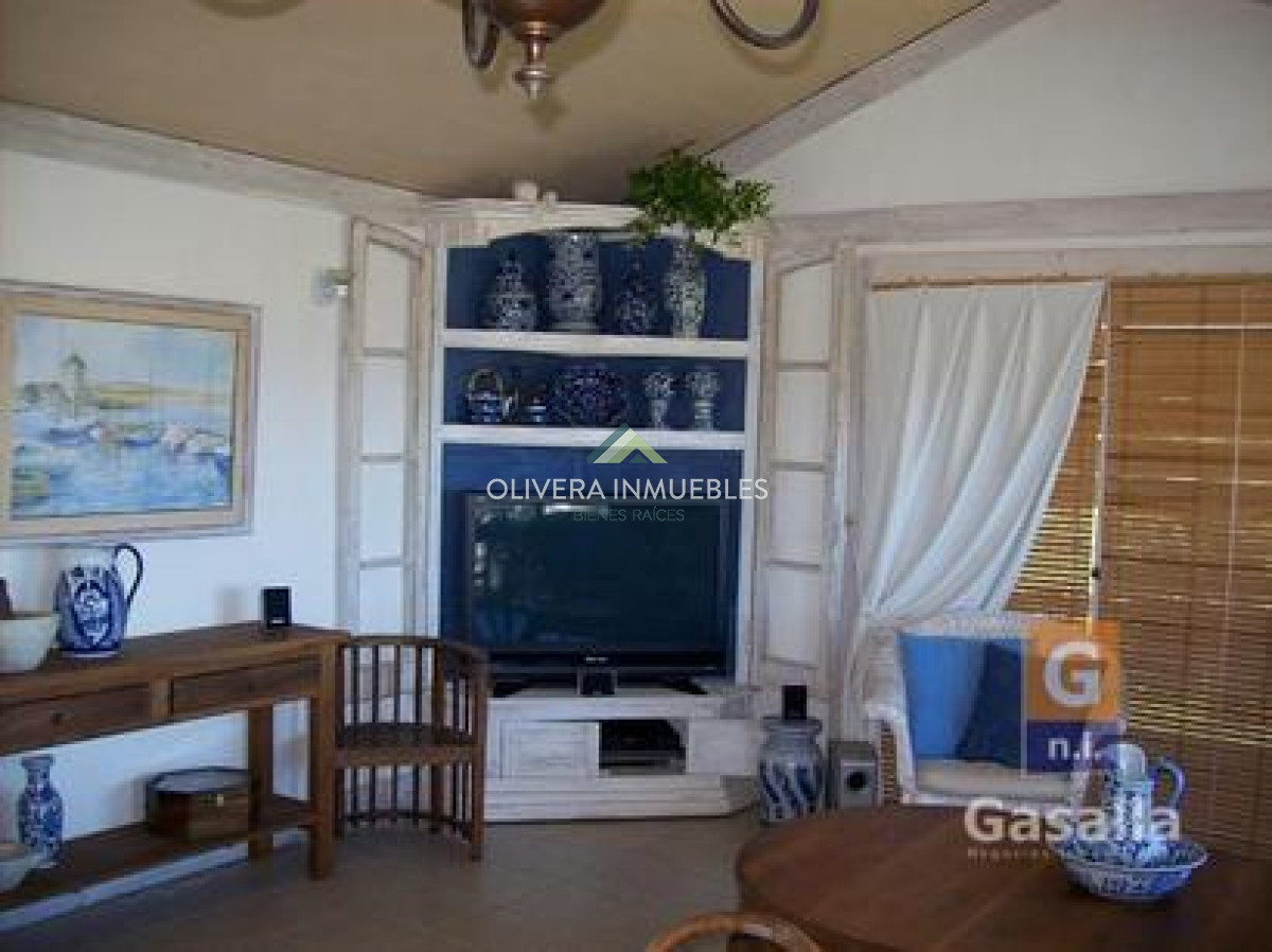 Casa ID.12141 - Casa en venta en El Chorro a 200 mts del mar - Ref. 1594