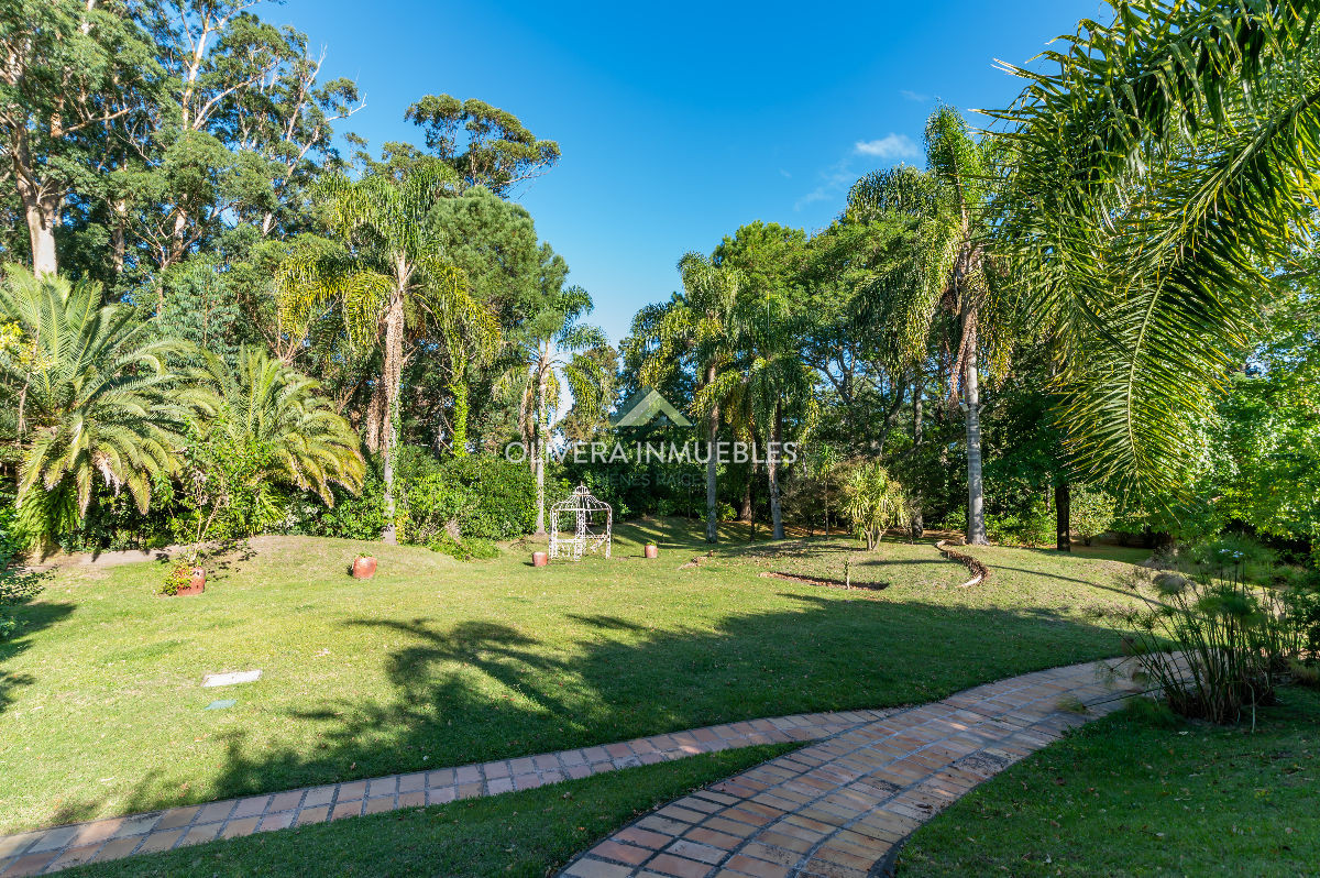 Casa ID.12454 - Mansión de estilo clásico en venta en el corazón de Beverly Hills