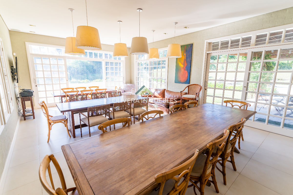 Casa ID.12454 - Mansión de estilo clásico en venta en el corazón de Beverly Hills