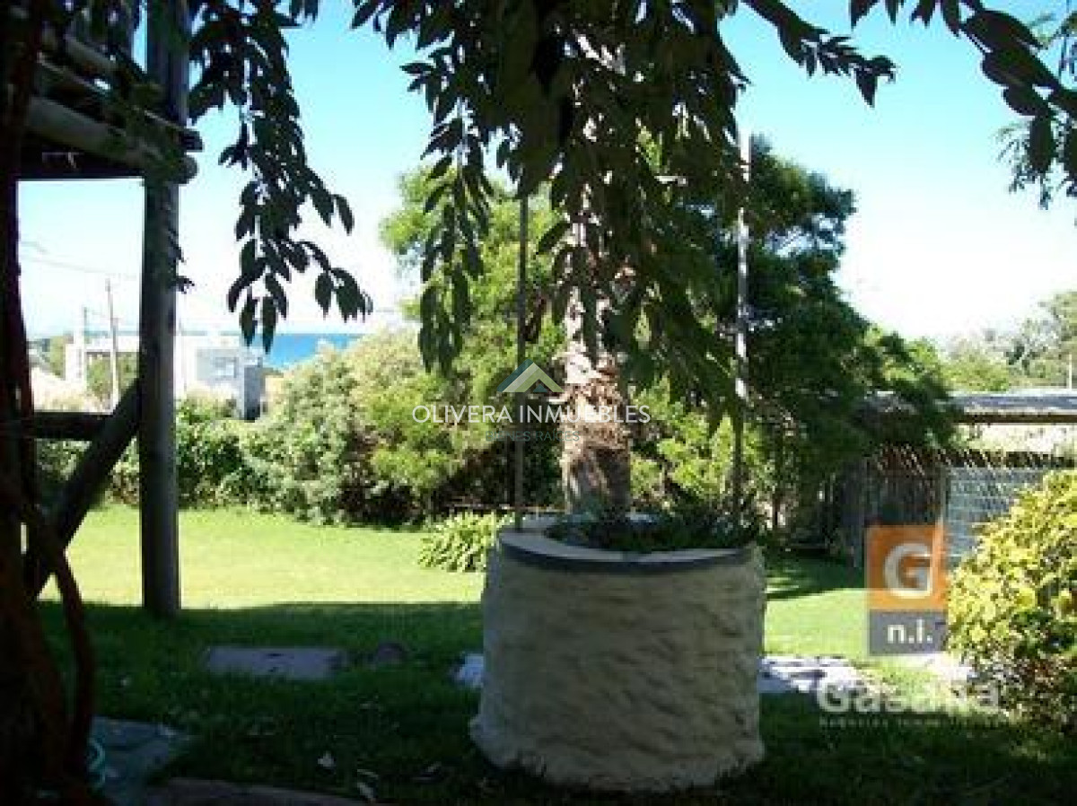 Casa ID.12141 - Casa en venta en El Chorro a 200 mts del mar - Ref. 1594