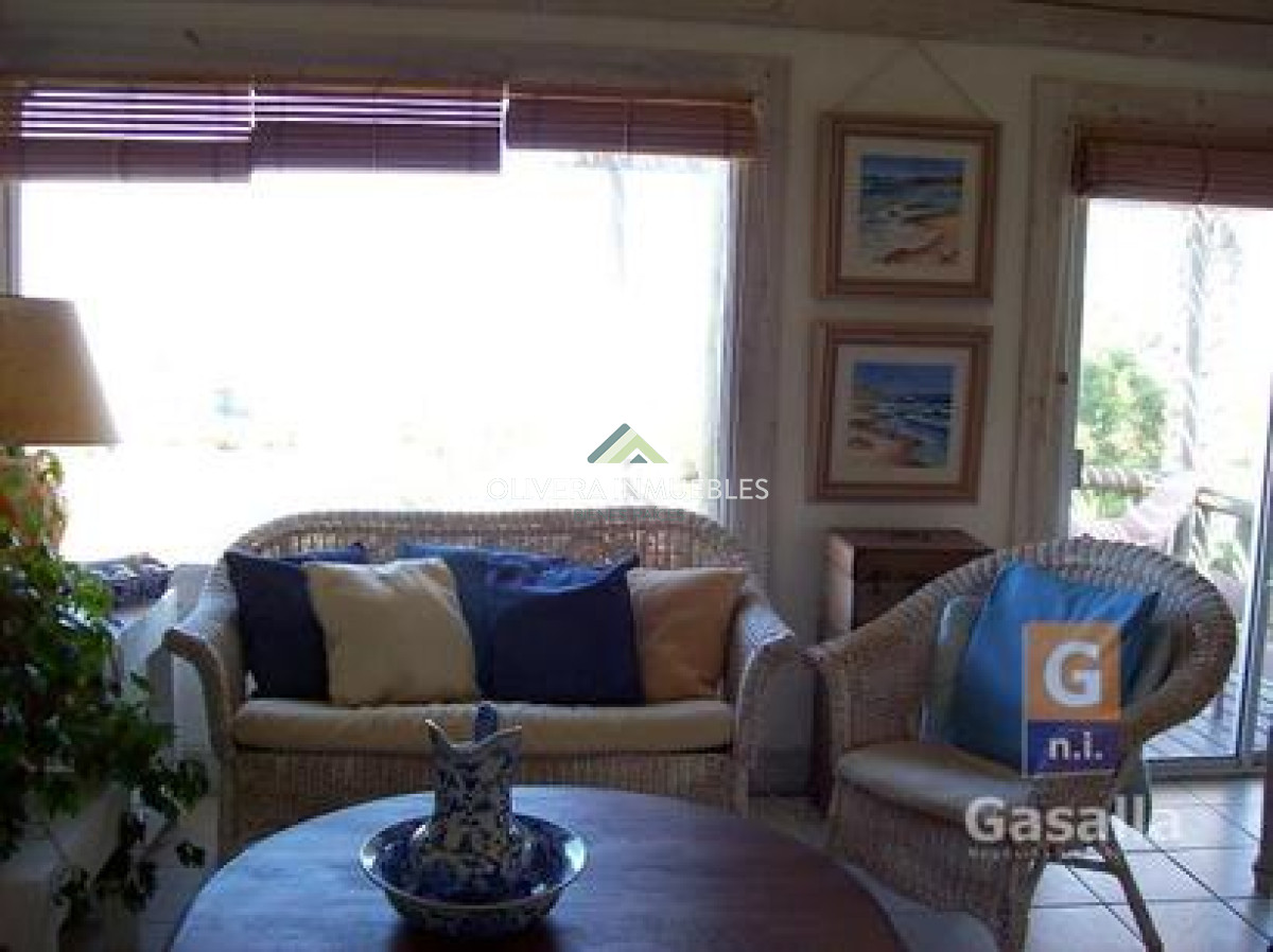 Casa ID.12141 - Casa en venta en El Chorro a 200 mts del mar - Ref. 1594
