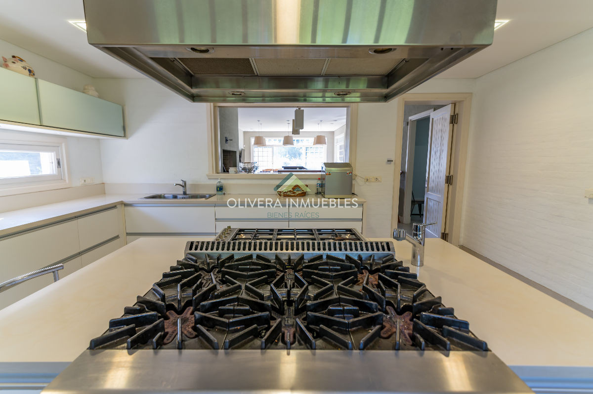 Casa ID.12454 - Mansión de estilo clásico en venta en el corazón de Beverly Hills