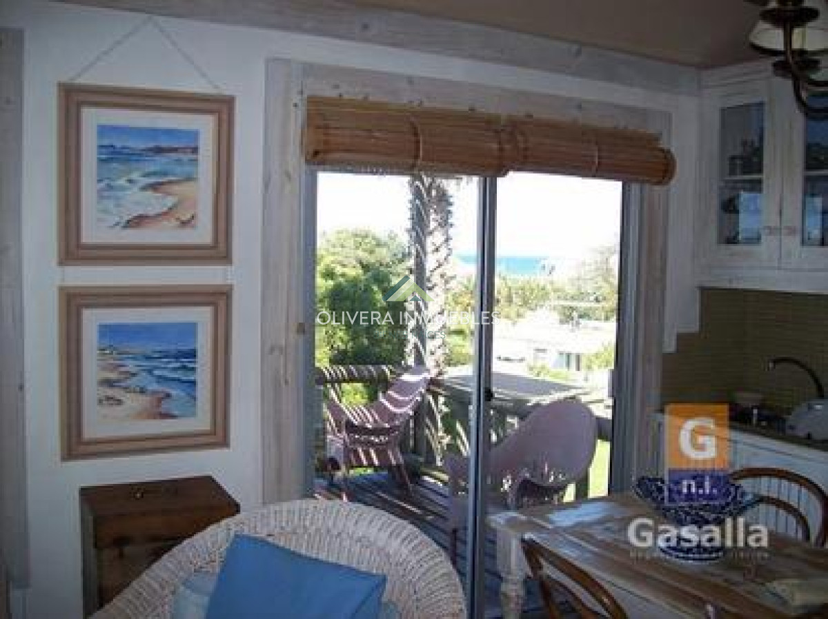 Casa ID.12141 - Casa en venta en El Chorro a 200 mts del mar - Ref. 1594