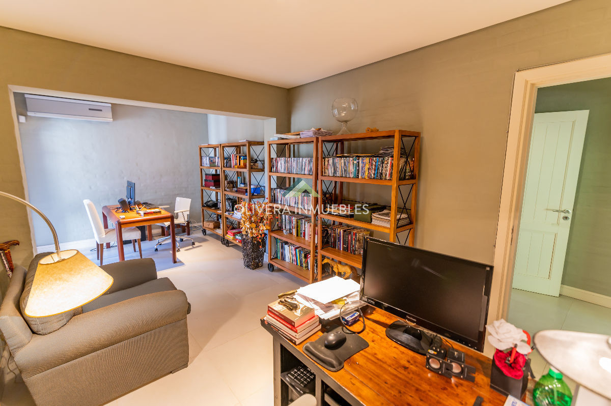 Casa ID.12454 - Mansión de estilo clásico en venta en el corazón de Beverly Hills