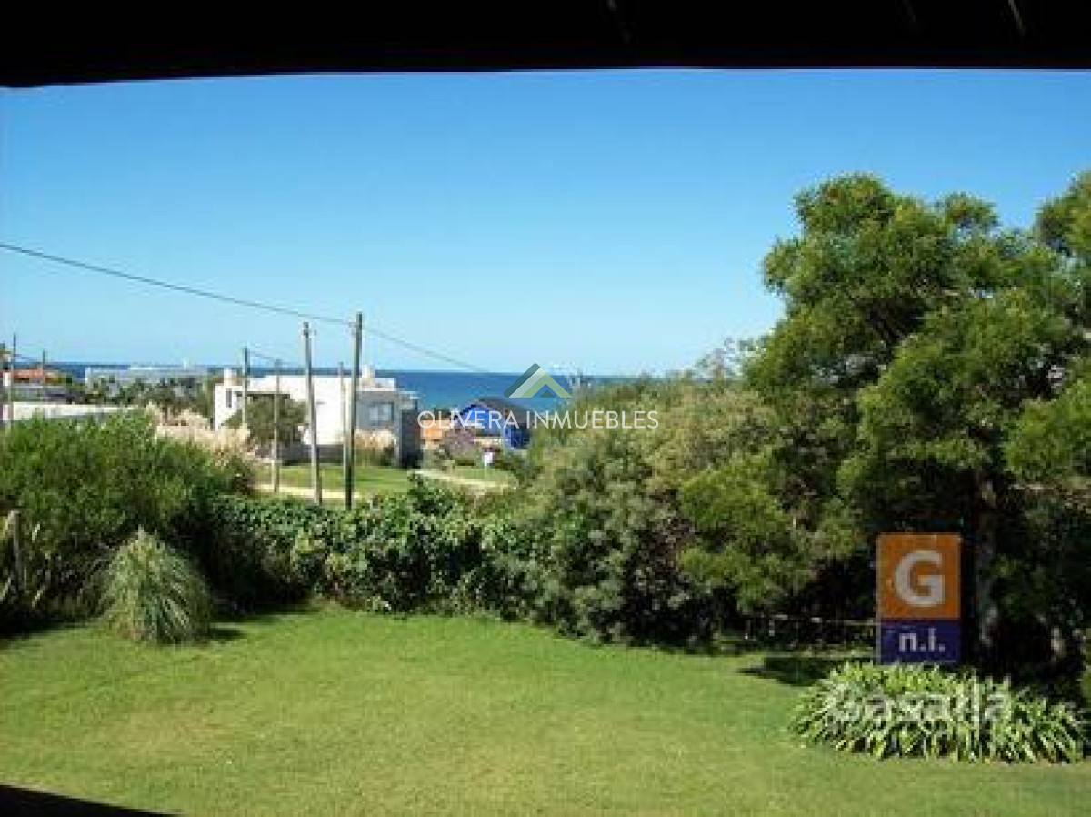 Casa ID.12141 - Casa en venta en El Chorro a 200 mts del mar - Ref. 1594