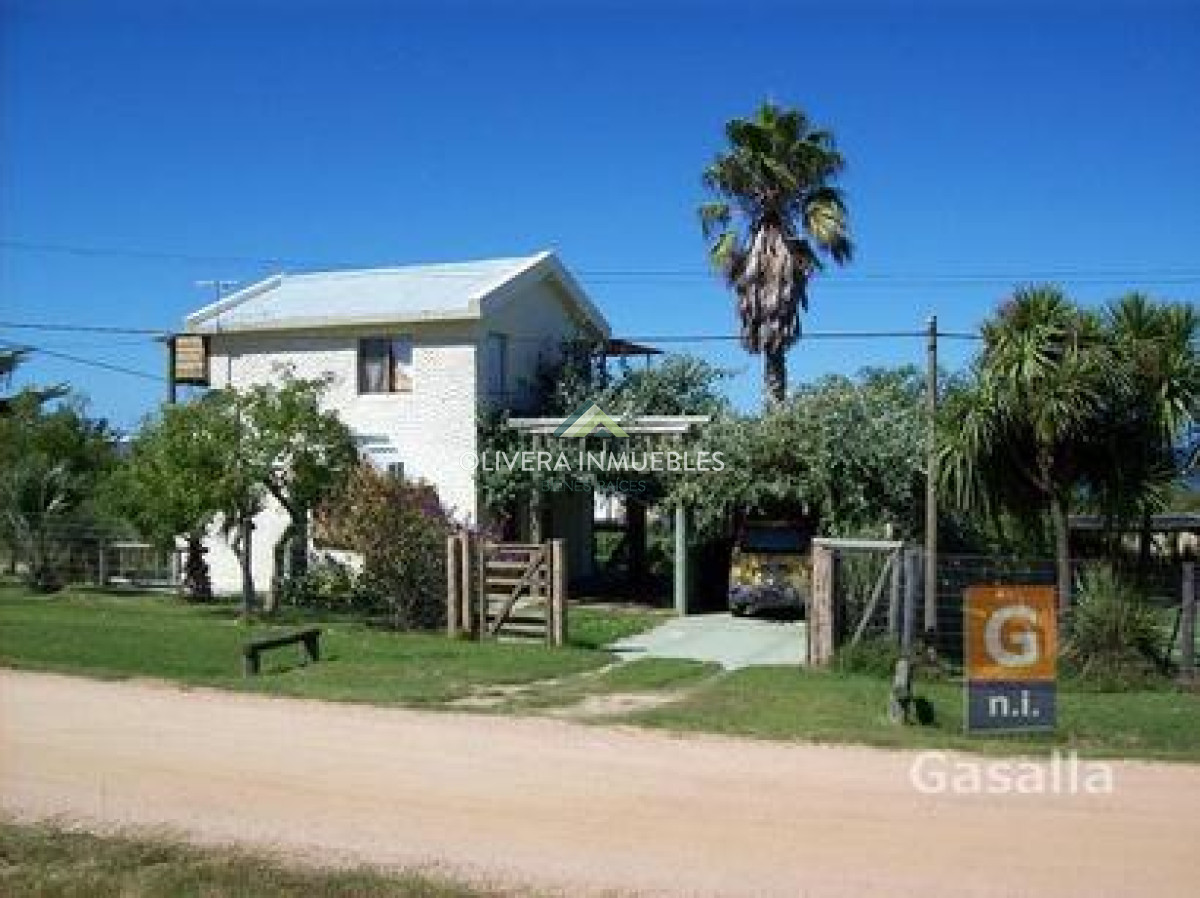 Casa ID.12141 - Casa en venta en El Chorro a 200 mts del mar - Ref. 1594